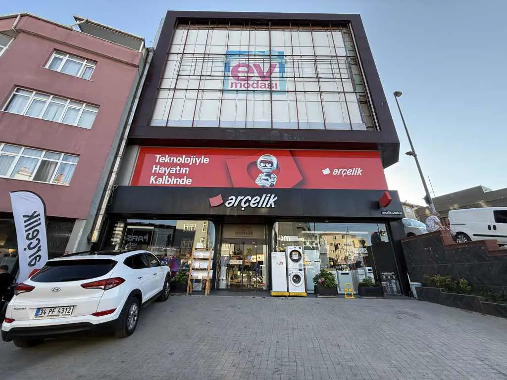 ÜSKÜDAR BOSNA BULVARI CEPHELİ KİRALIK 2 KATLI DÜKKAN