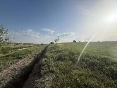 UŞAK MERKEZ BOZKUŞ KÖYÜ’NDE MÜSTAKİL PARSEL TARLA | KREDİYE & TAKASA UYGUN