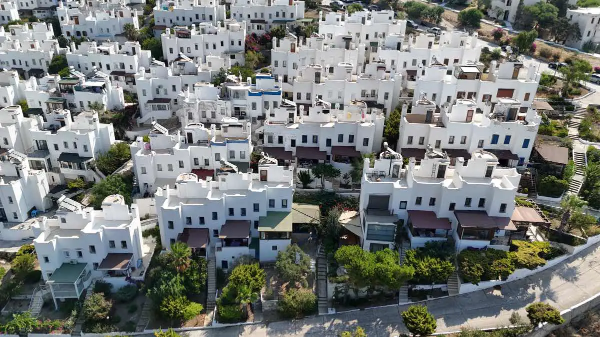 AKYARLAR GÜNEŞTEPE SİTESİ’NDE HAYALİNİZDEKİ BODRUM!