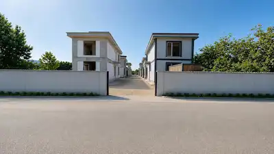 REMAX MAVİ MURAT GENÇLER'DEN ARALIK'DA MÜSTAKİL HAVUZLU VİLLA
