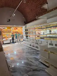 EMINONU KIRALIKK DUKKAN