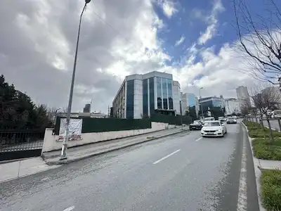 ESENYURT KIRAÇ KİRALIK FABRİKA 4400M2 KAPALI 1000 M2 AÇIK ALAN