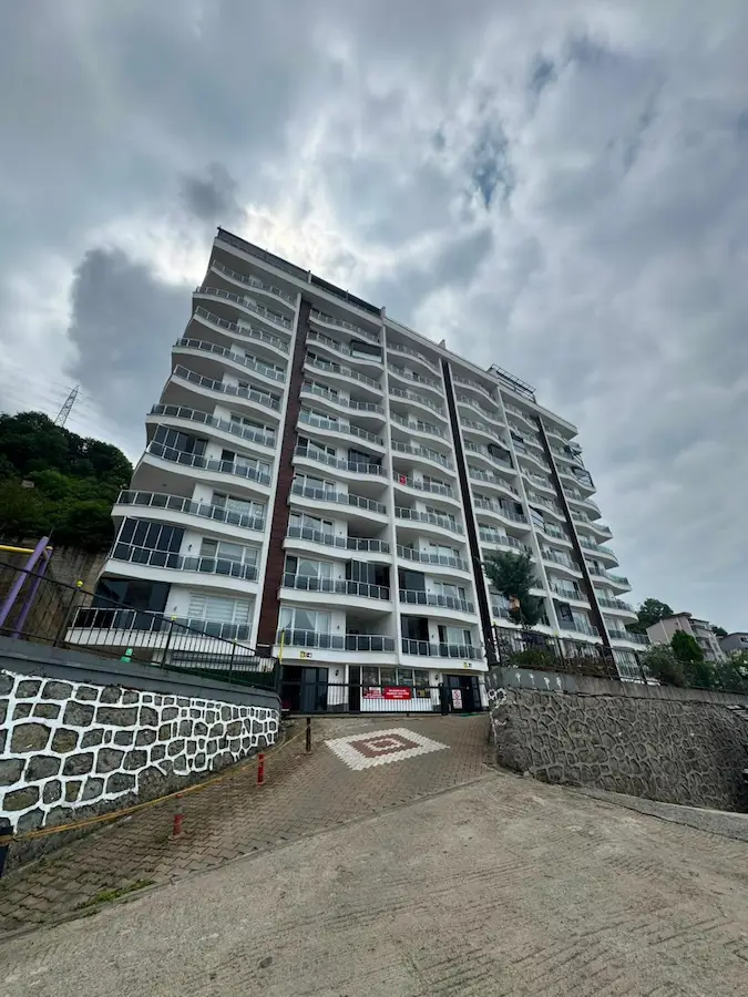 GİRESUN MERKEZ PANORAMA EVLERİ’NDE 340 M² 5+1 ÇATI KATI | 4 CEPHE, 3 BANYO