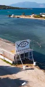 ÇEŞME ŞIFNE’DE DENIZE SIFIR KONUMDA, ALKOLLÜ RUHSATLI EFE BALIK RESTAURANT DEVREN KIRALIK