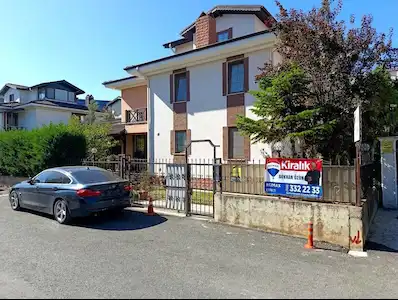 ŞEHRİN KALBİNDE, DOĞA İLE İÇ İÇE LÜKS VE TRİPLEX ÖZEL VİLLA