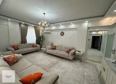 REMAX ÖZGÜR'DEN FISTIKLIK MERKEZ DE GENİŞ 3+1 DAİRE