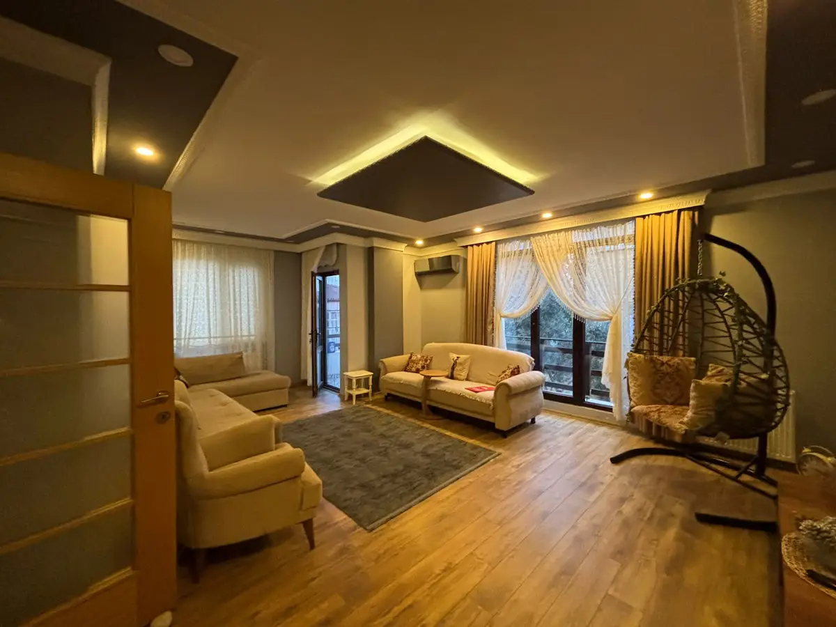 YALOVA MERKEZDE SATILIK GENİŞ 5+1 TRİBLEKS DAİRE