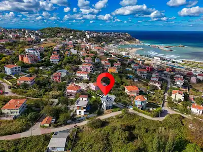 ARNAVUTKÖY KARABURUNDA SAHİLE 250 MT MESAFEDE 5+1 VİLLA