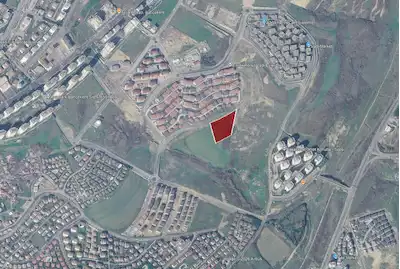 BAHÇEŞEHİR 2. KISIM'DA 557 M² HİSSE E:0.60 Z+3 KAT İMARLI ARSA