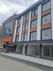 HALKALI MERKEZ'DE KIRALIK DEPOLU 98 M² CADDE ÜZERI VITRIN DÜKKAN