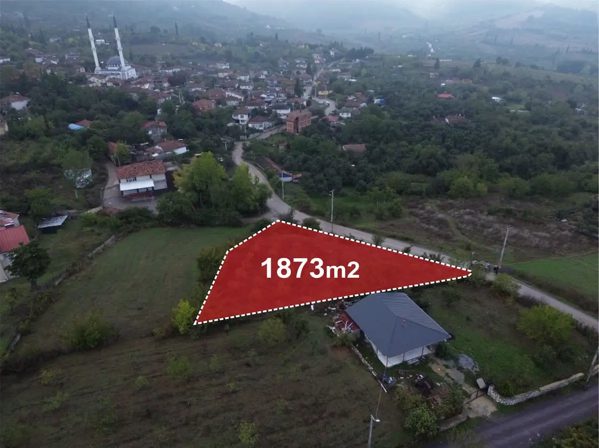 REMAX KANYON'DAN AKÇATTA ASFALT YOLA 54M. CEPHELI İMARLI ARSA.
