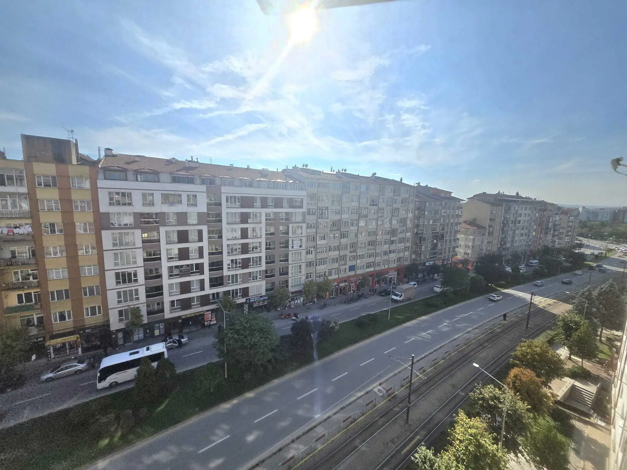 REMAX MOD'DAN CUMHURİYET BULVARI ÜZERİNDE SATILIK 3+1