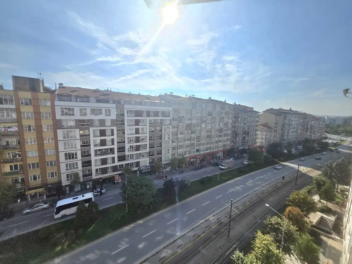 REMAX MOD'DAN CUMHURİYET BULVARI ÜZERİNDE SATILIK 3+1