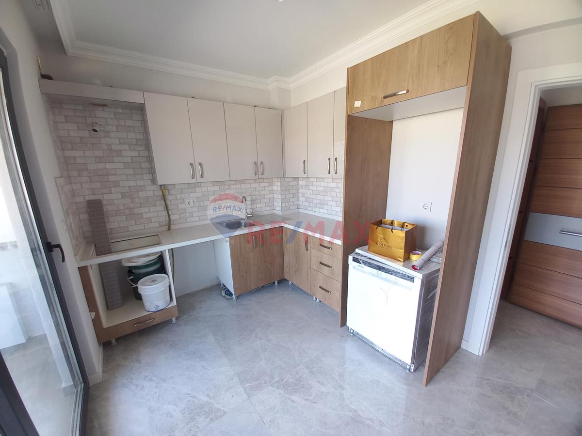 REMAX FREKANS'TAN HAVUZ ÜSTÜ 2+1 ARAKAT DAİRE