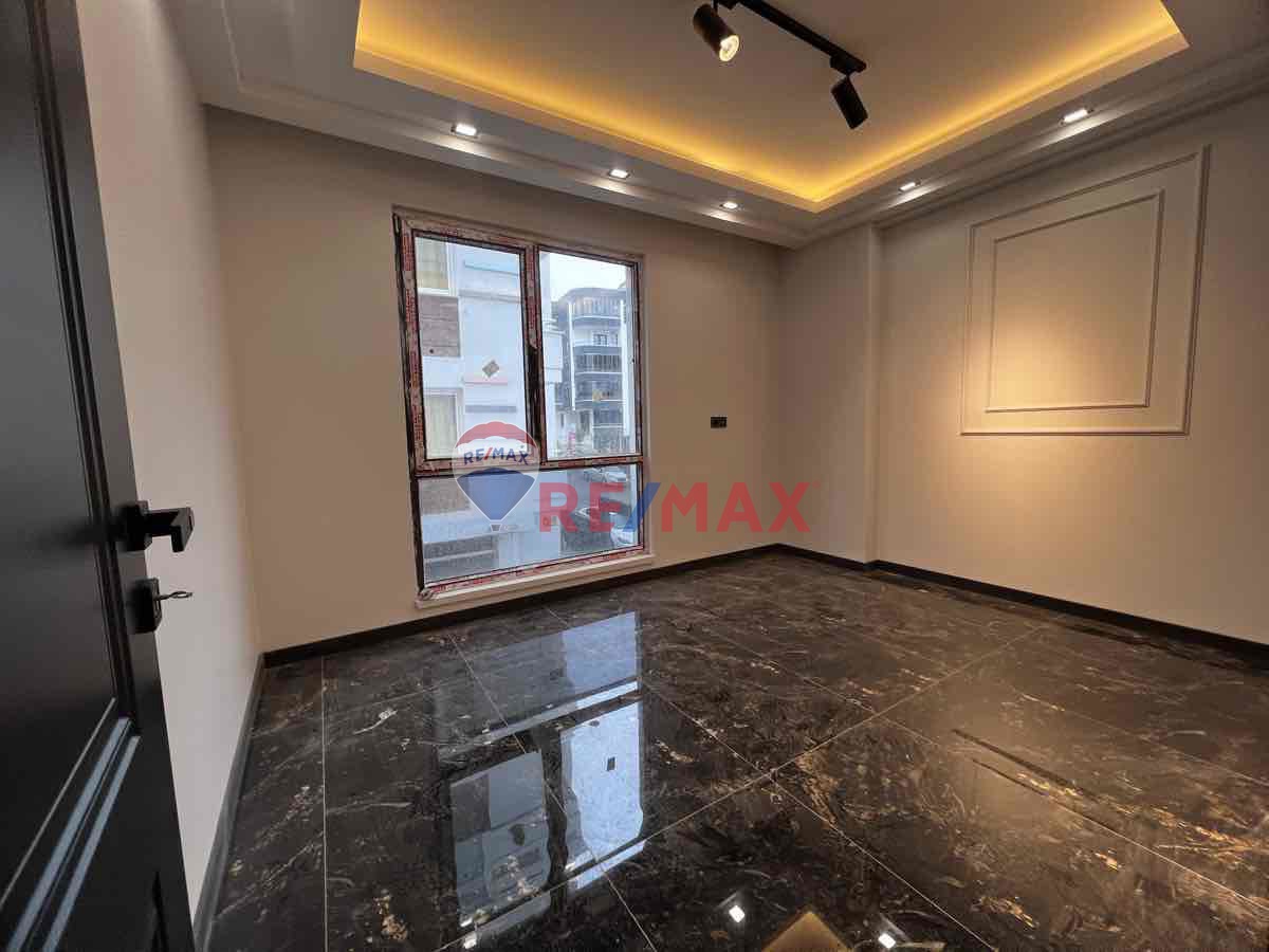 TRAMVAYA CEPHE KIRALIK OFIS 1 + 1 DAIRE