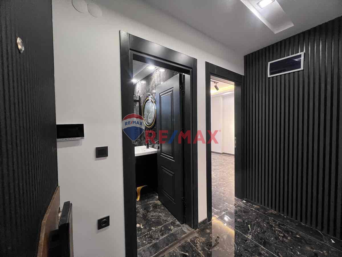 TRAMVAYA CEPHE KIRALIK OFIS 1 + 1 DAIRE