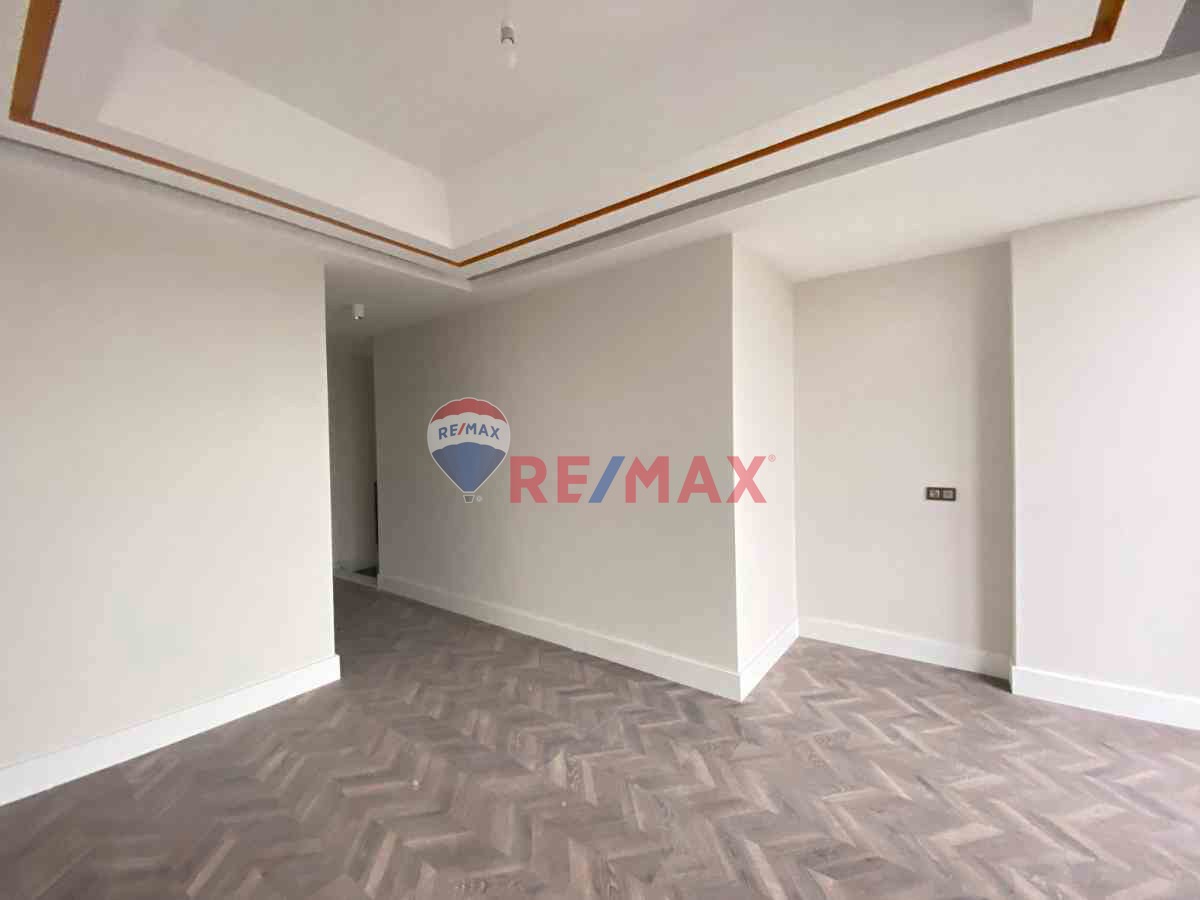 REMAX DREAM'DEN KARTEPE ZERAY ESİL'DE 1+1 ÇATI DUBLEKS DAİRE