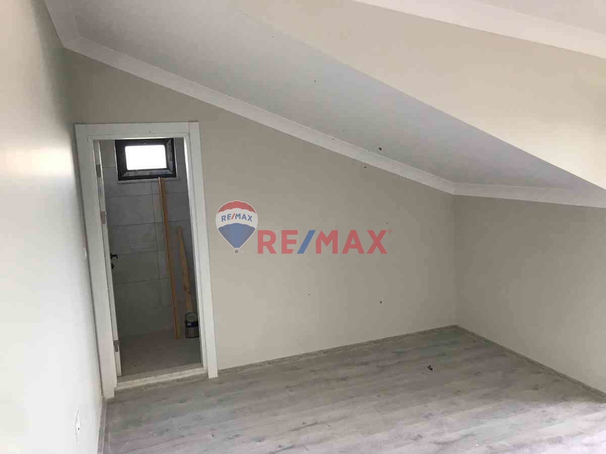 REMAX DREAM'DEN KARTEPE SUADİYE'DE 2+1 DUBLEKS DAIRE