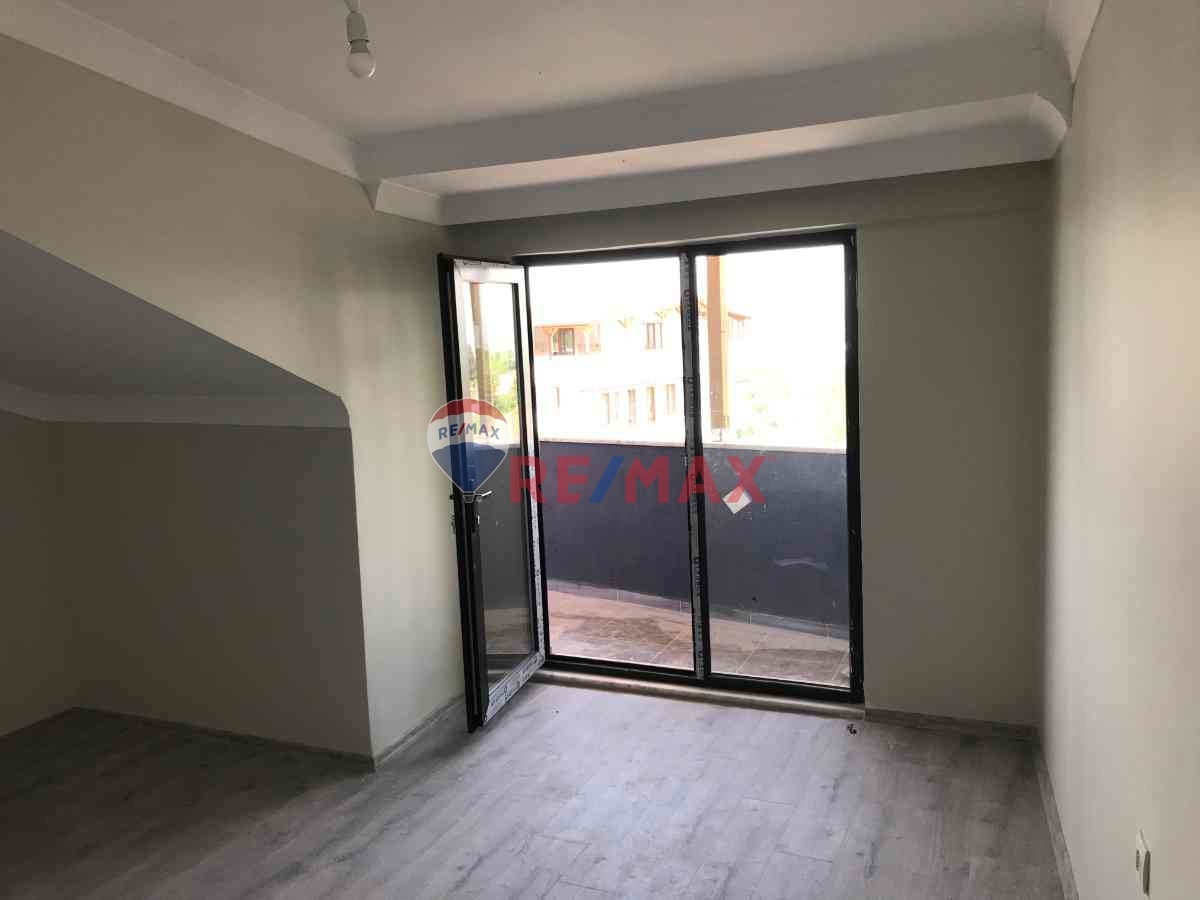REMAX DREAM'DEN KARTEPE SUADİYE'DE 2+1 DUBLEKS DAIRE