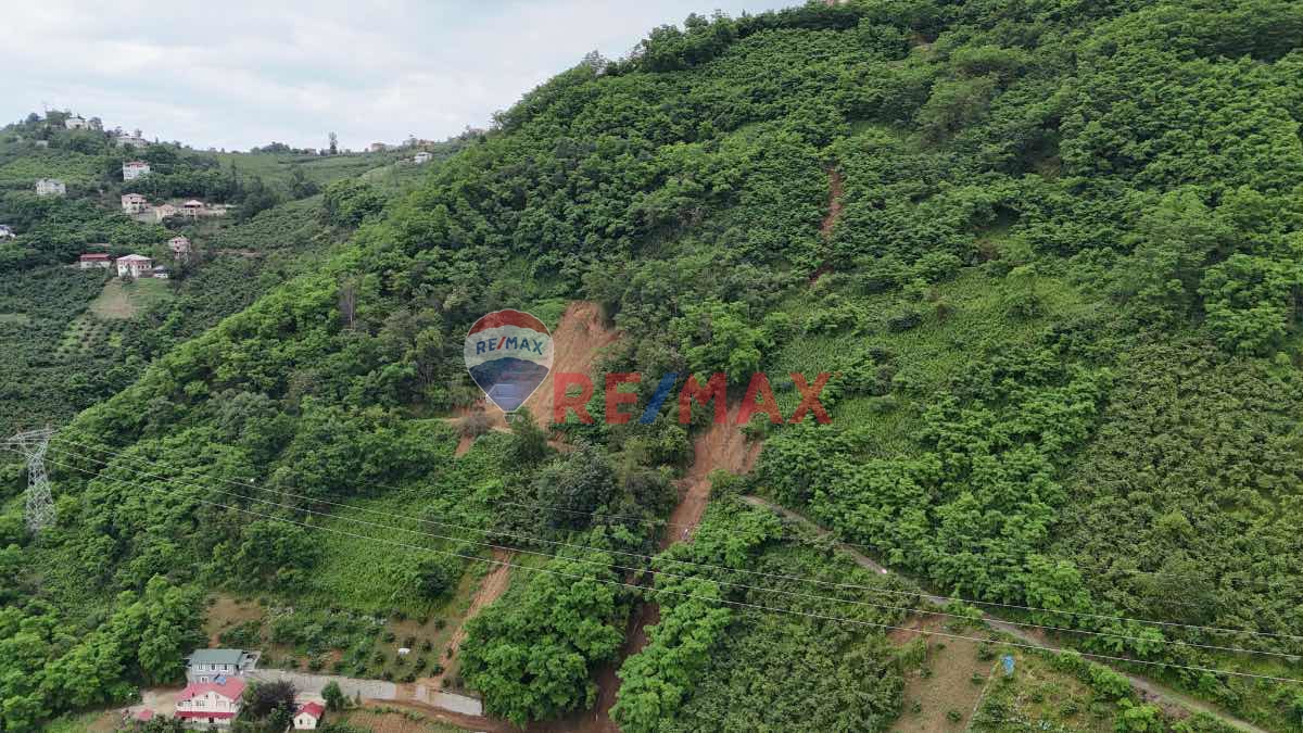 KARAKAYA 'DA SAHILE 7 KM MESAFEDE 480 M2 ARAZI