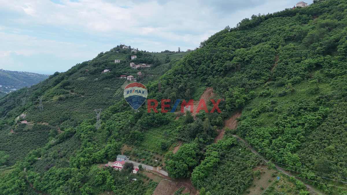 KARAKAYA 'DA SAHILE 7 KM MESAFEDE 480 M2 ARAZI