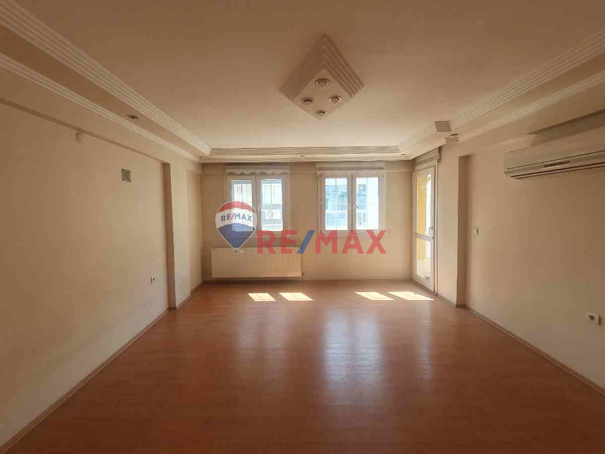 BUCA HÜRRIYET'TE IZBAN'A 600 METRE ARAKAT ÇIFT CEPHE 3+1