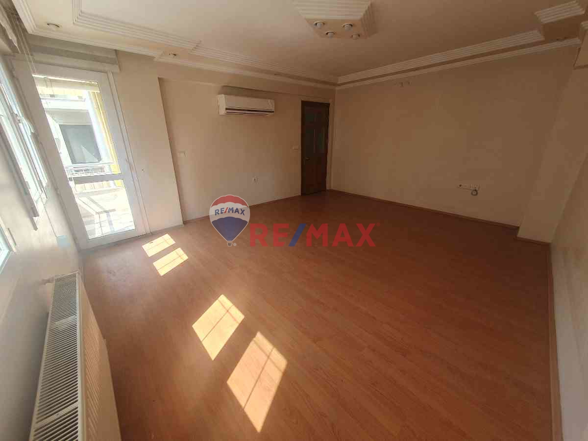 BUCA HÜRRIYET'TE IZBAN'A 600 METRE ARAKAT ÇIFT CEPHE 3+1