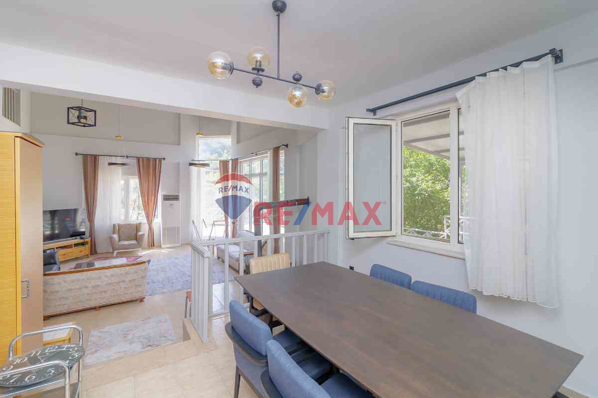 KAVAKLIDERE'DE 16.891 M² ARSA İÇERİSİNDE 6+1 ÇİFTLİK EVİ