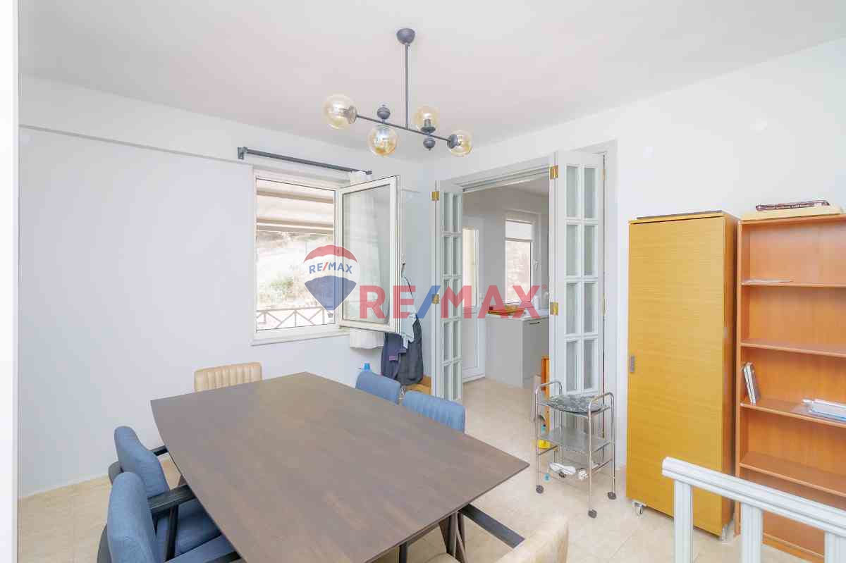 KAVAKLIDERE'DE 16.891 M² ARSA İÇERİSİNDE 6+1 ÇİFTLİK EVİ