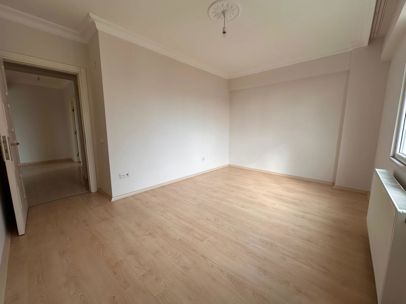 MALTEPE ZÜMRÜTEVLER DE GENİŞ 2+1 KİRALIK DAİRE