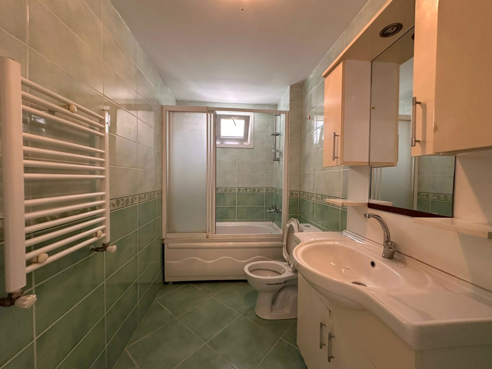 MALTEPE ZÜMRÜTEVLER DE GENİŞ 2+1 KİRALIK DAİRE