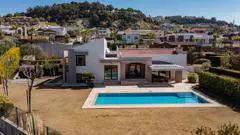 URLA KEKLİKTEPE SEFAKÖY CAD. SİTE İÇİNDE SATILIK MÜSTAKİL VİLLA