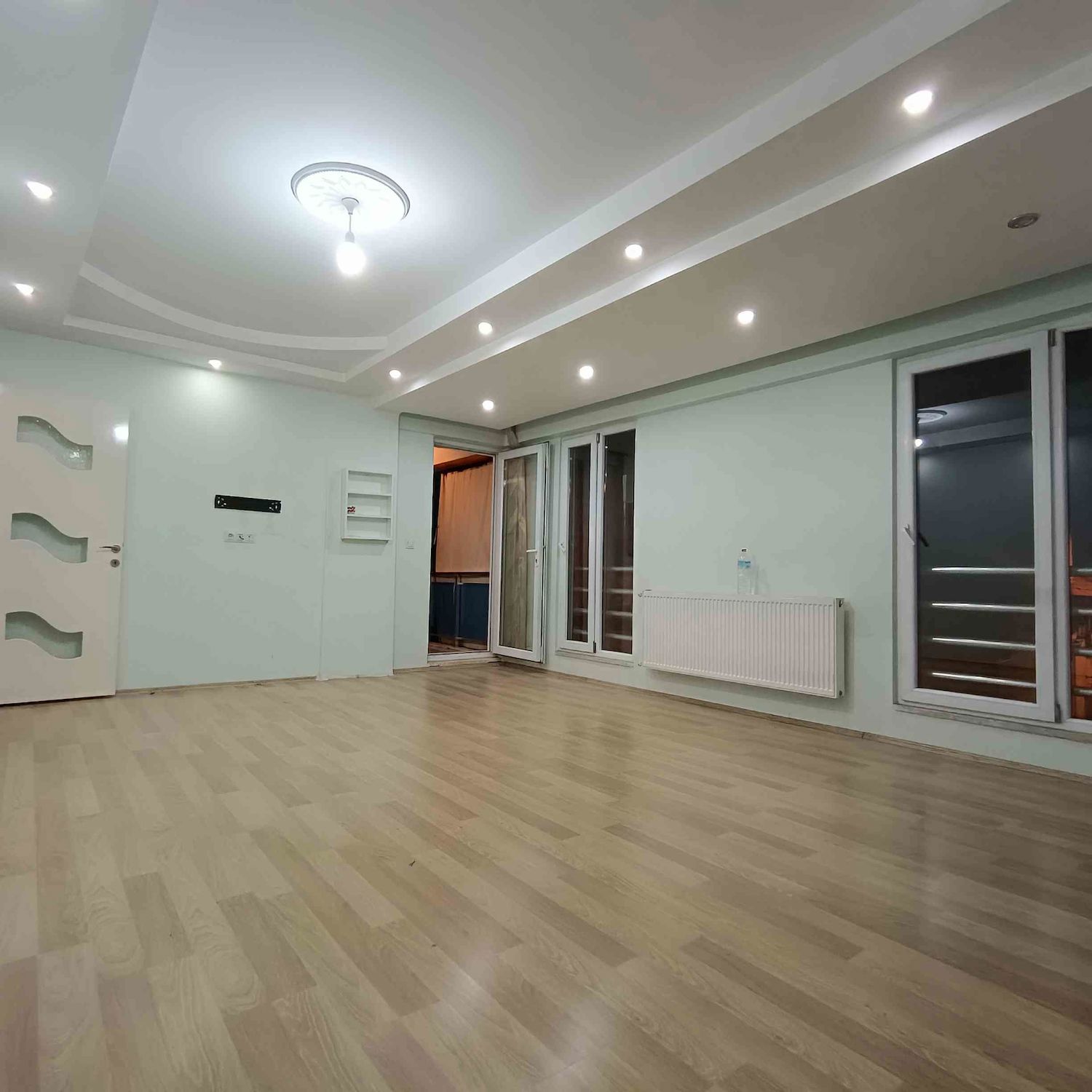 REMAX MODEL DEN AKKONAK MAHALLESINDE 3+1 KİRALIK DAİRE