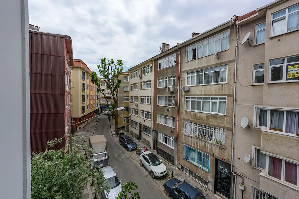 KADIKÖY ACIBADEM YILDIZBAKKAL 3.KAT 1+0 DAIRE 2