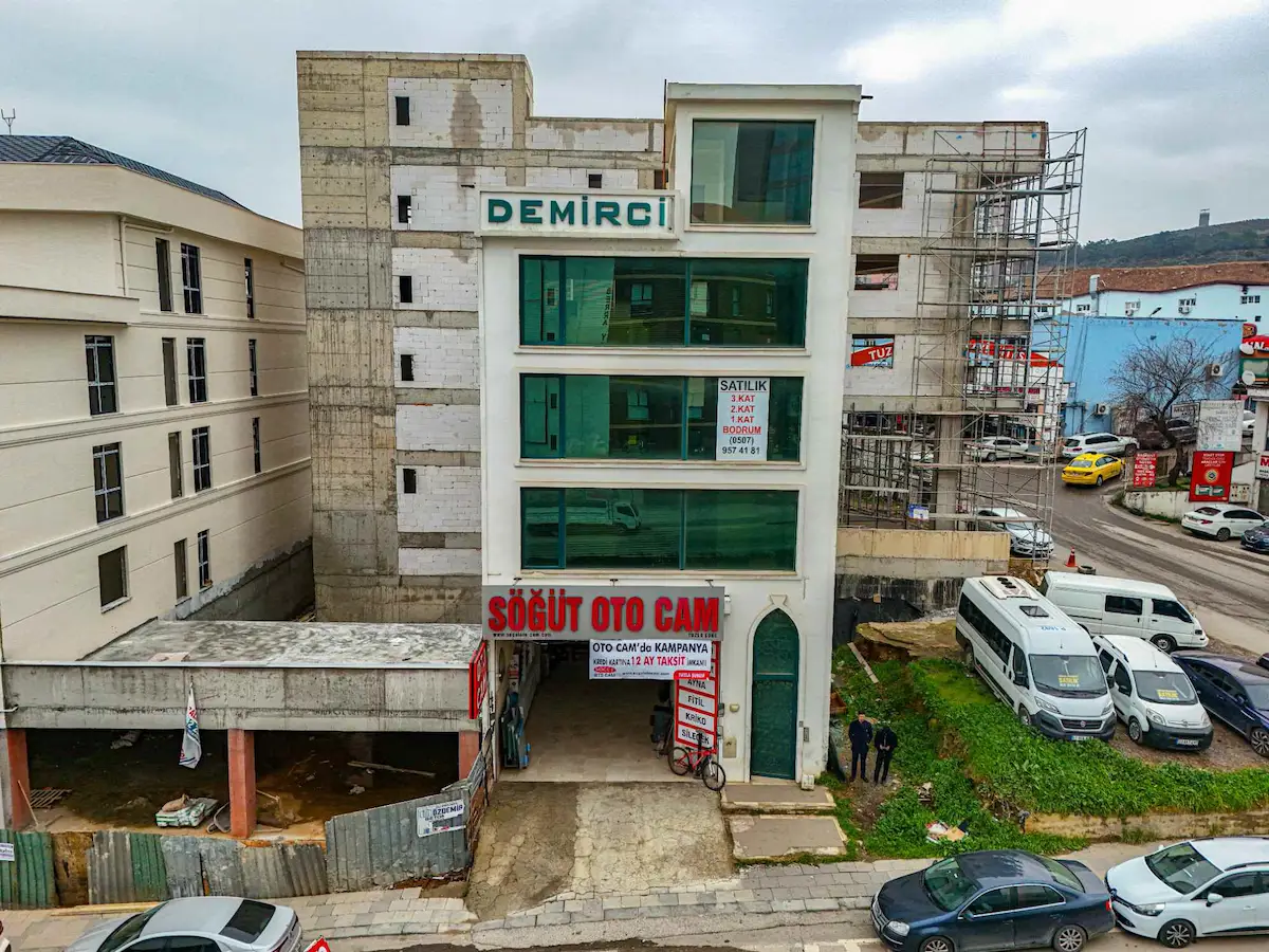 TUZLA AYDINLI YOLU CADDESİ ÜZERİNDE TABELA DEĞERİ YÜKSEK SATILIK BİNA
