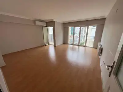 ÇEKMEKÖY TAŞDELEN ÇINAR EVLERI SITESI'NDE SATILIK 3+1 DAIRE