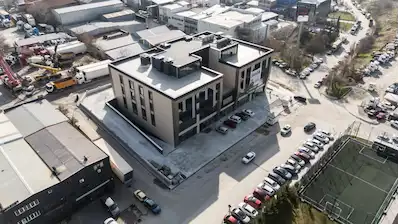 OSTIM'DE EŞSIZ KONUMLU SATILIK KOMPLE BINA