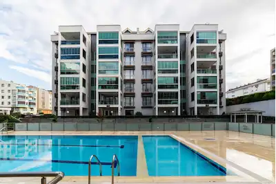 KIRALIK GEÇIT FLORYA EVLERI 3+1 NET 134M2 ARA KAT DAIRE