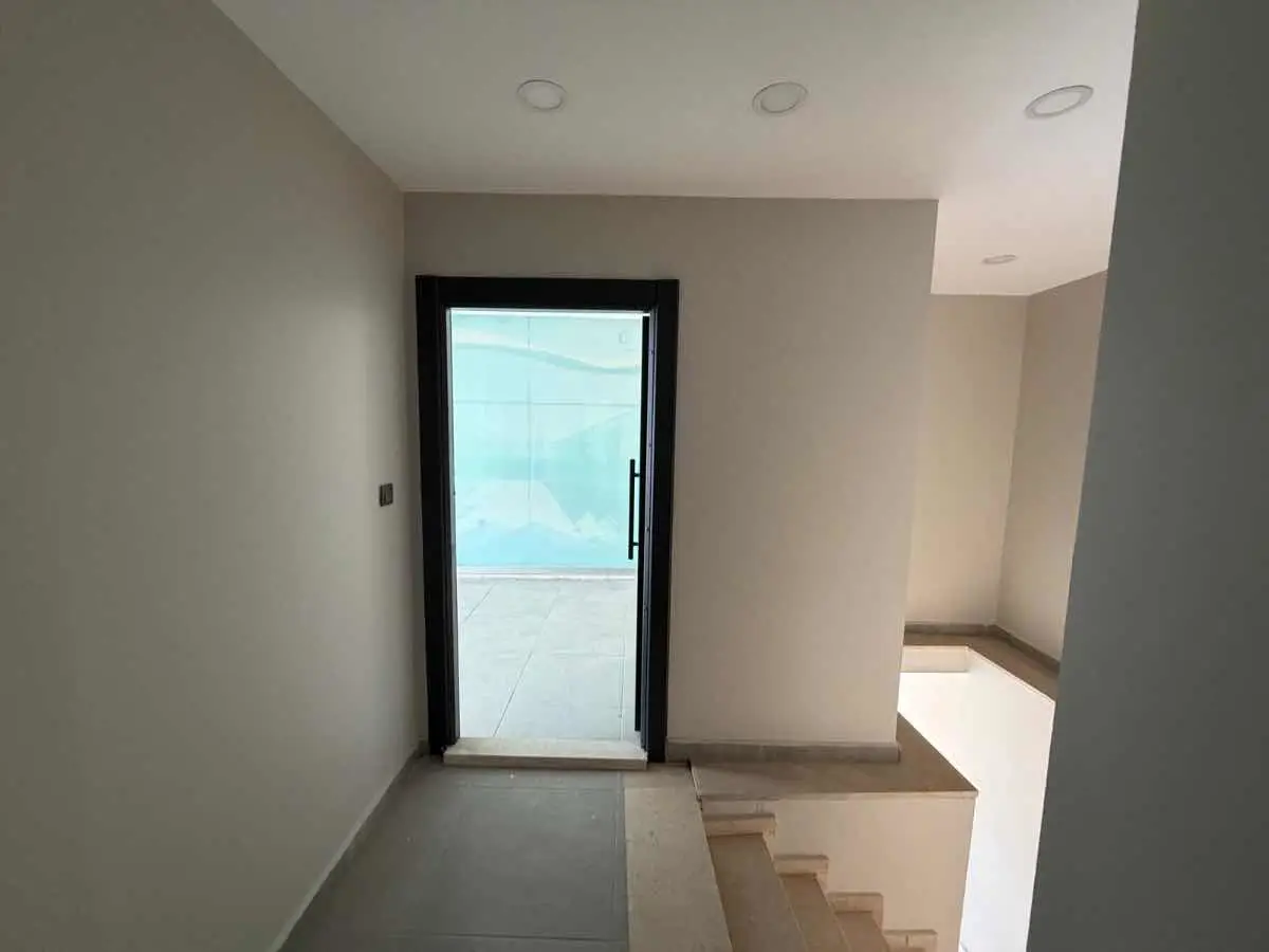 KARTEPE İSTASYON MERKEZDE KİRALIK OFİS
