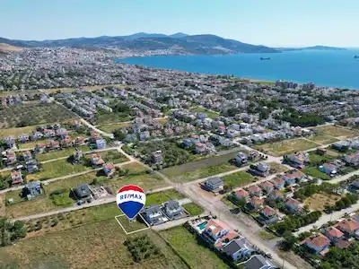 DİKİLİ CUMHURİYET MAHALLESİ'NDE 310 M² VİLLA İMARLI ARSA!