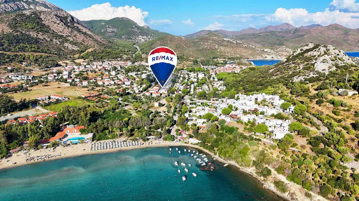 KARAİNCİR TATİL SİTESİNDE KAÇIRILMAYACAK FIRSAT!8,500 MİLYONA TRİPLEX 3+1 BİTİŞİK NİZAM MÜSTAKİL EV