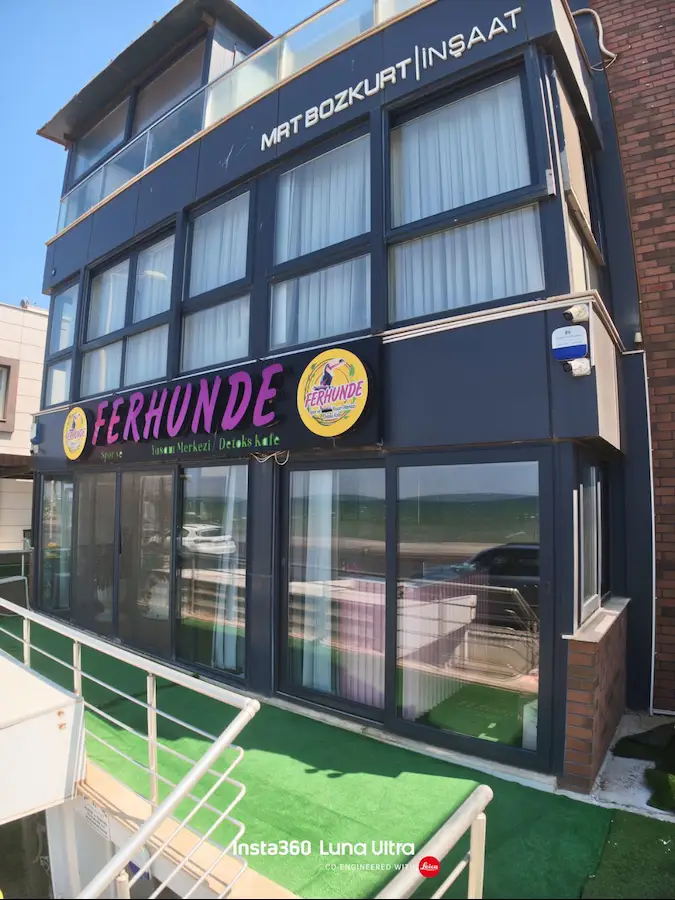 GÜZELBAHÇE SİTELER’DE ANA CADDE ÜZERİ, TABELA DEĞERİ YÜKSEK DEVREN KİRALIK