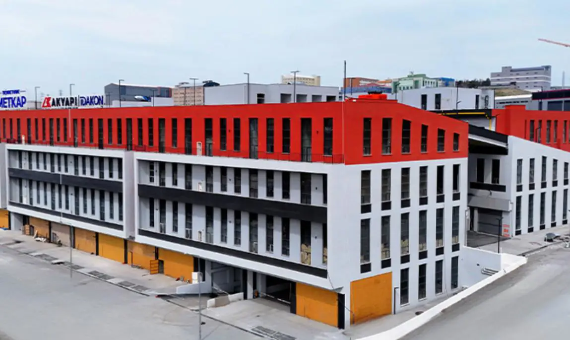 METKAP’TA TIR GİRİŞLİ YÜKSEK ZEMİN KAPASİTELİ SATILIK İMALATHANE