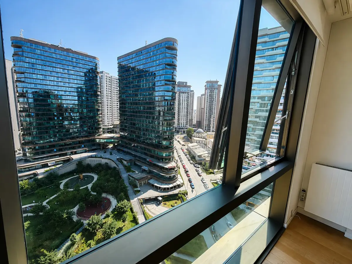 BURCU AYDENİZ RE/MAX'TAN KADIKÖY YENİTEPE SİTESİ'NDE KİRALIK 3+1