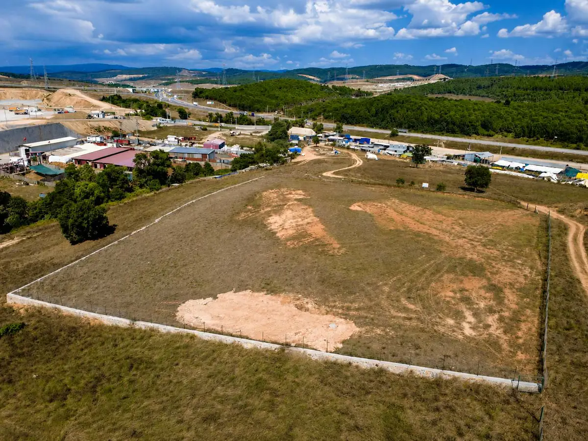 GEBZE BALÇIK | KİRALIK | 6748M² | DEPOLAMA İMARLI | KÖŞE PARSEL