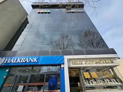SANCAKTEPE ATATÜRK CADDESİ ÜZERİNDE KİRALIK 200 M2 İŞYERİ