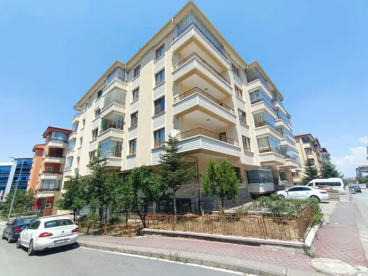 CEVİZLİDERE’DE KONYA YOLU’NA YAKIN 3+1 | 130 M² NET | BALKONLU, BOŞ, EŞYASIZ