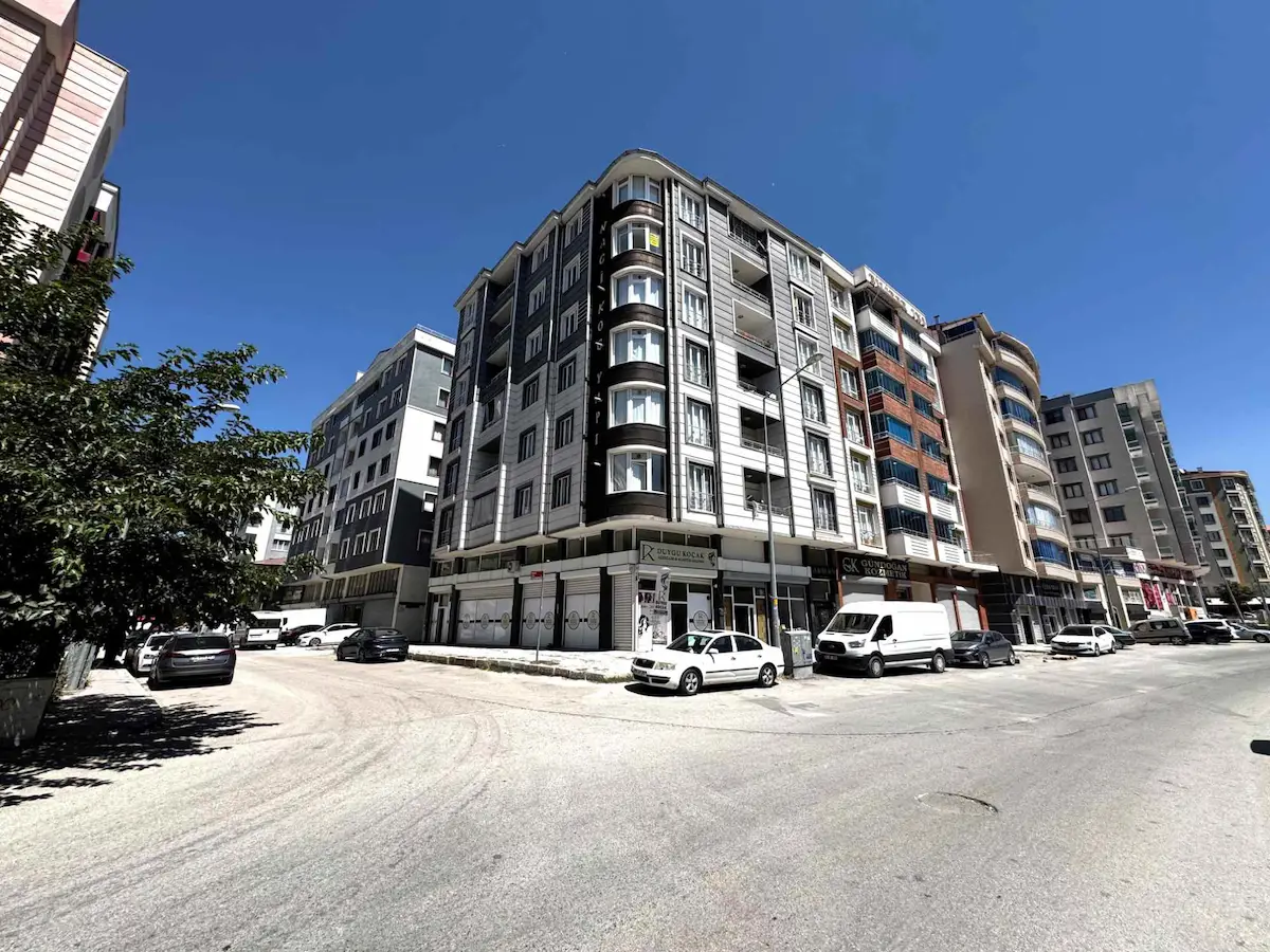 GÖLBAŞI 2+1 MERKEZİ KONUMDA ULAŞIMA ÇOK YAKIN GENİŞ FERAH DAİRE 2