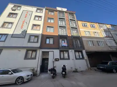 HACI İLBEY’DE FULL EŞYALI, BALKONLU 1+1 | YENİ BİNA, HEMEN TAŞINMAYA HAZIR