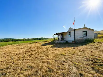 KANDIRA PELİTPINARI’NDA 1.659 M² BAĞ EVİ VE BAHÇE DOĞAYLA İÇ İÇE | MOTMOTOKARAVAN TAKASLI